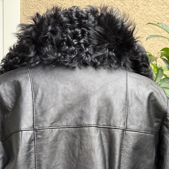 Vintage Women's Black Shearling Jacket - Picture 10 of 12